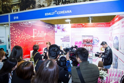 Thương hiệu mỹ phẩm Edally – Coréana hút khách trong ngày đầu của triển lãm Inter Beauty Vietnam